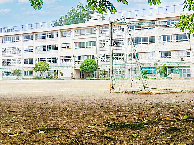 東久留米市立西中学校（約240m）