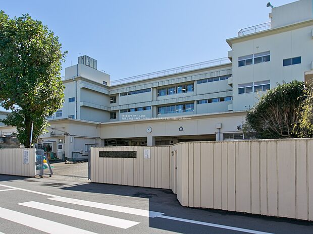西東京市立田無第二中学校(約560m)