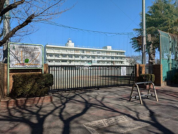 小金井市立南中学校(約610m)