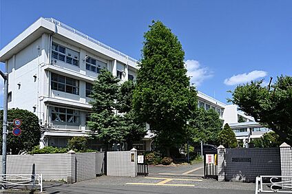 府中市立府中第二中学校 850m