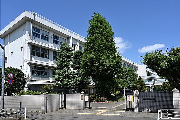 府中市立府中第二中学校(約850m)
