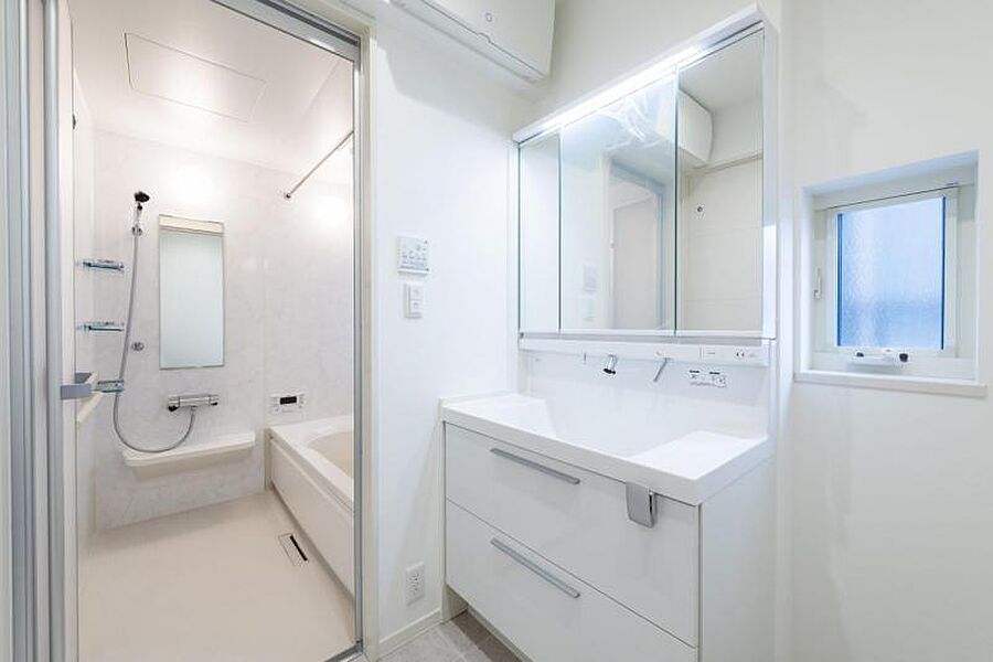 洗面室【12号地】（2023年1月撮影）お掃除簡単、空間すっきりのスマートドレッサー。