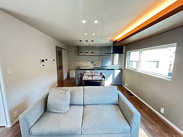 リビング【3号地】(2023年9月撮影)南面から光が降り注ぐリビングは朝もスッキリ過ごしやすい