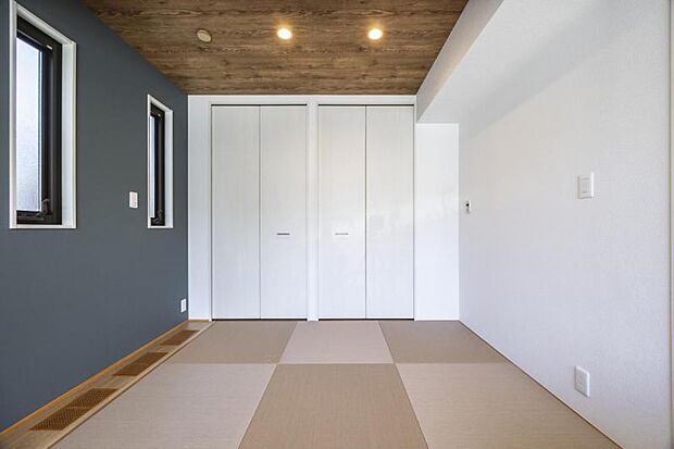 タタミスペース【4号地】(2025年8月撮影)小さいながらも様々に利用できるタタミコーナー。リビングとの隣接で使い勝手は広がります。