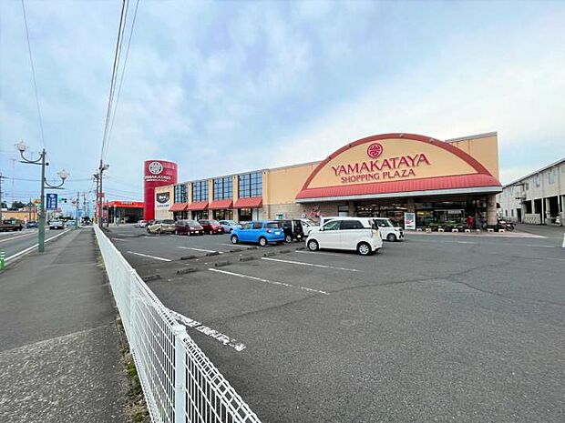 山形屋ショッピングプラザ隼人店(約750m)