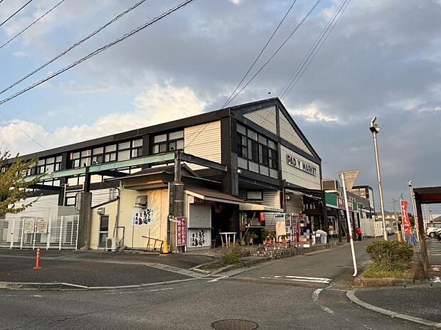 パディーマーケット(約1,820m)