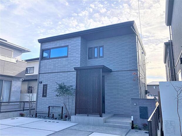 【外観【3号地】（2024年12月撮影）】住むほどに愛着の湧く、タイル外壁とブラウン色外装のマッチング