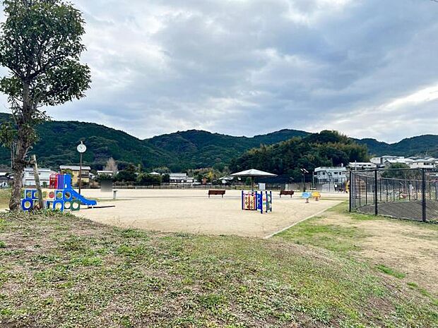 裂田溝公園(約260m)