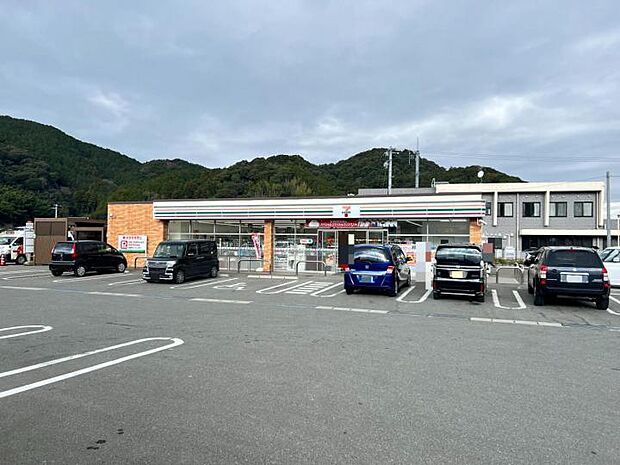 セブンイレブン 那珂川山田店(約650m)