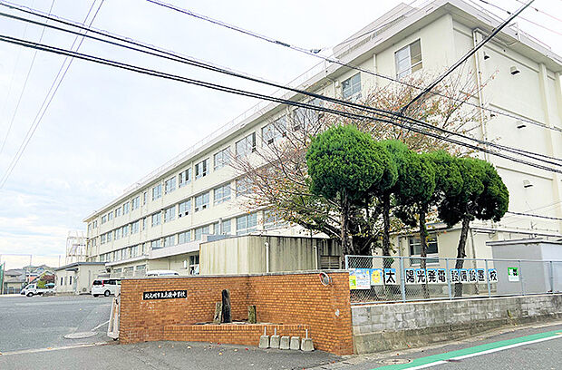 北九州市立志徳中学校(約350m)