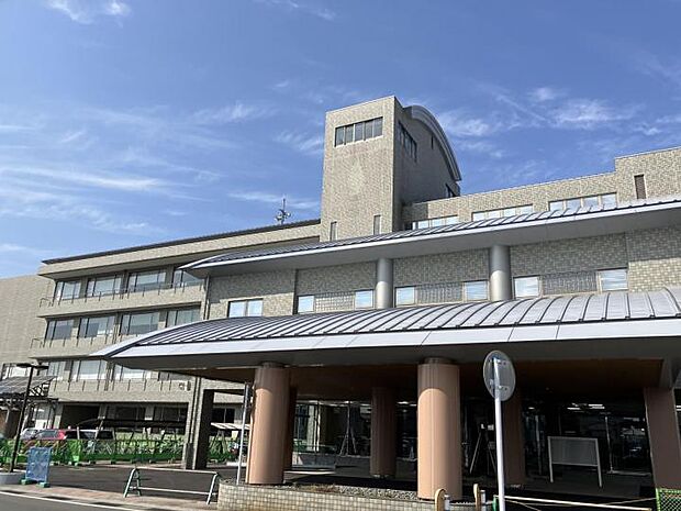 飯塚市役所穂波庁舎（約450m）