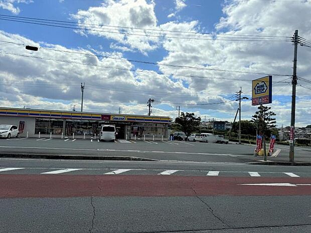 ミニストップ　直方感田店（約1,000m）