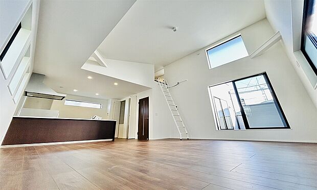 【リビング(フローリング仕様)施工例】■LDKは全棟17.5帖~21.5帖の広々空間。