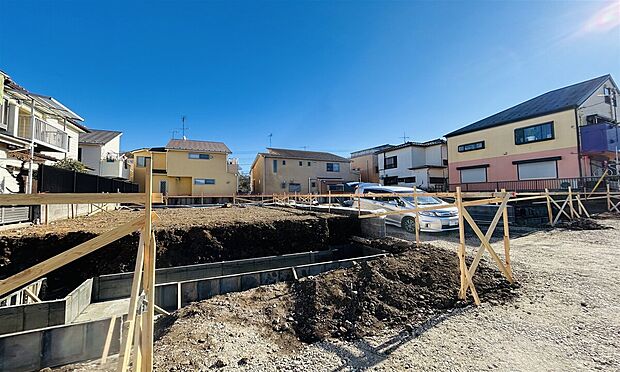 【◆建築履歴画像(建築中の様子)】モデルハウスでは充実装備をご覧いただけます。新築ルームに魅力的な設備がフル装備。モデルハウス見学は楽しいと評判です。ぜひお気軽にお越しください。