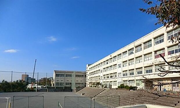 横浜市立篠原中学校(約1,000m・徒歩13分)
