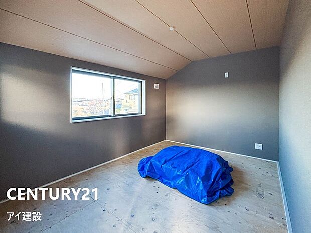 【リビング以外の居室】【Private room】  過ぎ行く時間をゆったりと感じることができる落ちついたプライベートルーム。