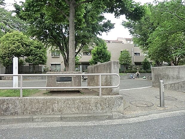馬場三丁目公園(約500m)