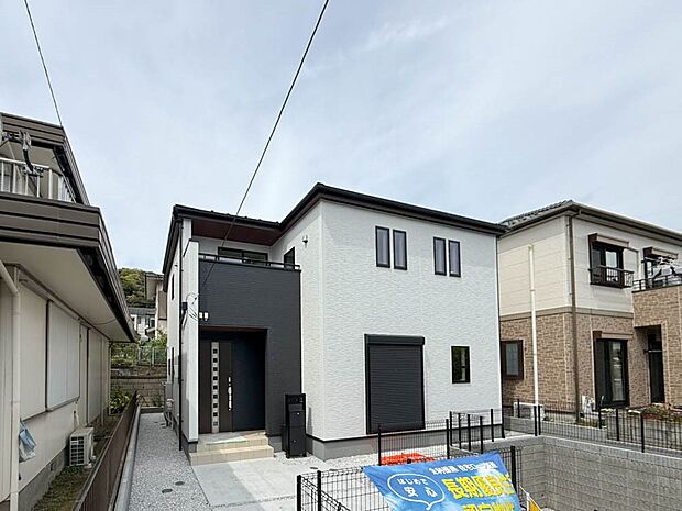 【現地外観写真】グレードの高い設備が標準装備！ご見学でご確認ください！平日でも当日思いつきでもご見学ＯＫ！ご不明点・現地見学のご希望は、お気軽にお問い合わせください！