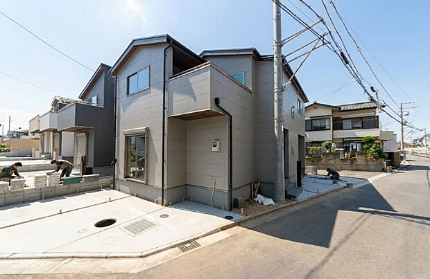 【外観】「群を抜いた満足感」
どの角度が眺めても、所有感が満たされる理想的で素敵な住まい
一生ものだから、「パッと見」こそが全て「第一印象で決まる」素敵なマイホーム。