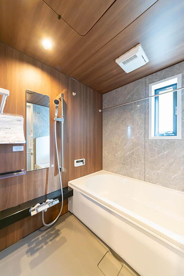 【浴室】☆☆バスルーム☆☆
広々バスルーム。お子様との触れ合いの場所としても大切な空間。一日の疲れを癒す広々バスルームです