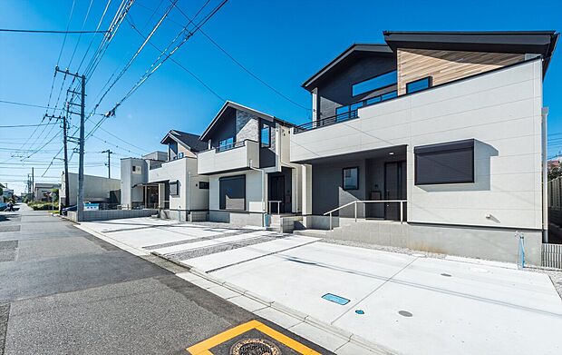 ☆☆マイホームの喜びを感じる陽当たりの良さ・開放感☆☆
マイホームを持つ幸せを存分に感じる陽当たり、開放感。
憧れのマイホームに相応しい美しく映える外観です。