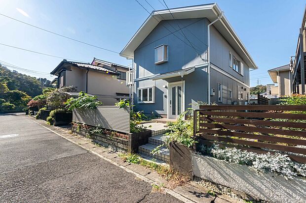 穏やかな環境で子育てを。家族の笑顔が咲く、温もりあるマイホーム。