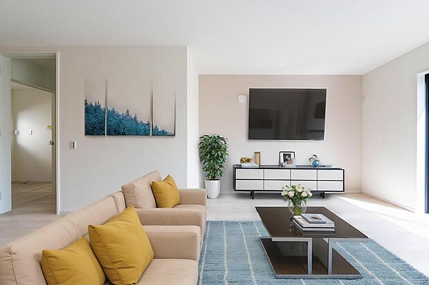 【リビング】「明るく素敵なリビング空間」
上質な空間と家族を照らす採光。
溢れんばかりの開放感、満足感。素敵な空間。
※家具はCGイメージになります。