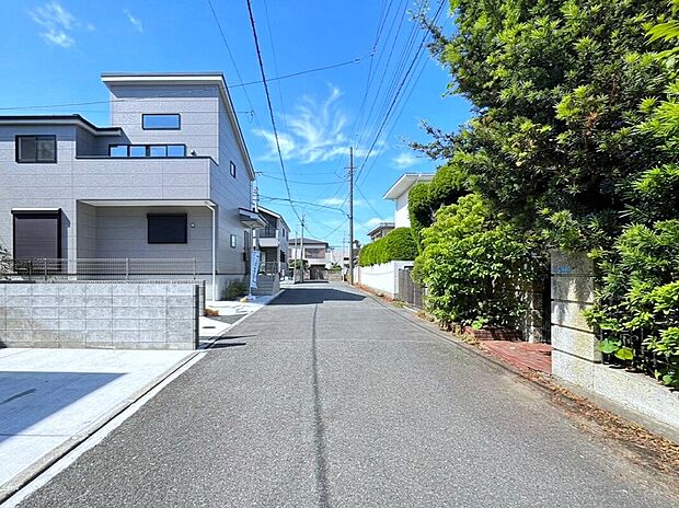<前面道路>
