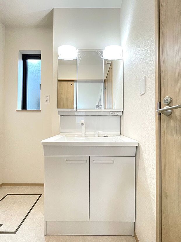 ～washroom～　 収納力と機能性に優れたお手入れラクラク洗面化粧台 A号棟