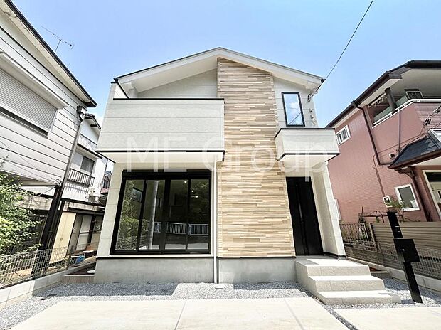 堂々完成!たっぷりの陽光と開放感に包まれる明るい住まい。