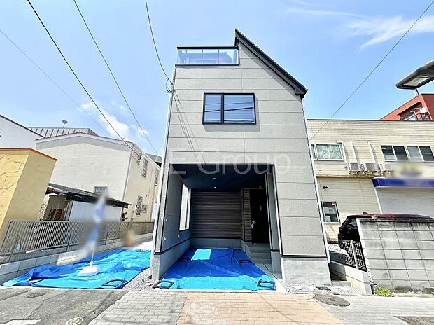 洗練された外観、上質な住空間が広がる室内は永く安心して過ごせる住居です。