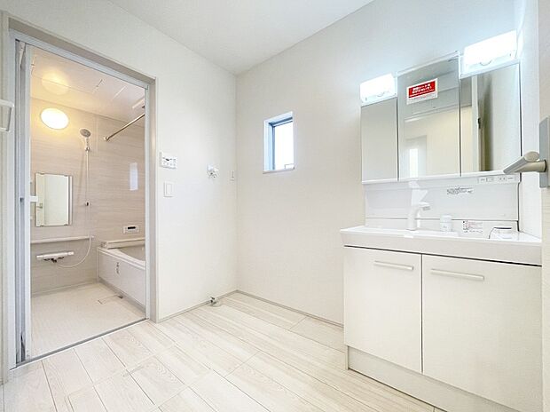 【脱衣場】～washroom～　上質な洗面空間がゆとりの時間を演出　１号棟