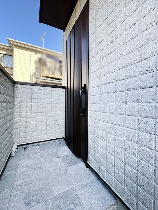 【玄関】シンプルで落ち着いた雰囲気の玄関周り