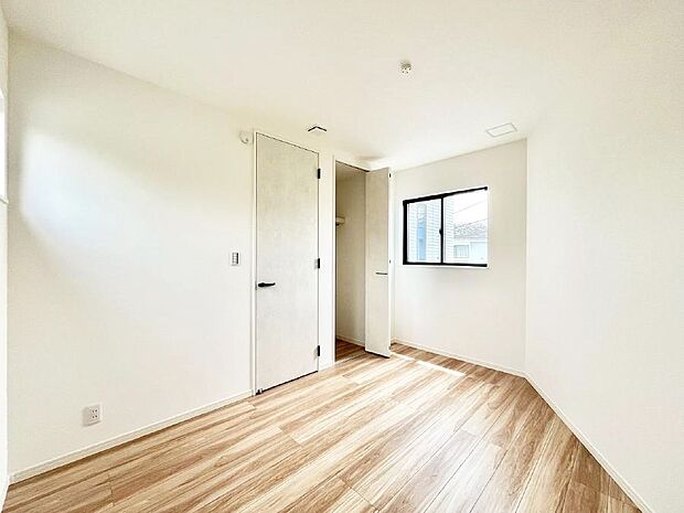 【寝室】収納が充実しているので居住スペースを広々使えます