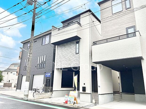 【現地外観写真】たっぷりの陽光と心地よい風が舞い込む住まい 