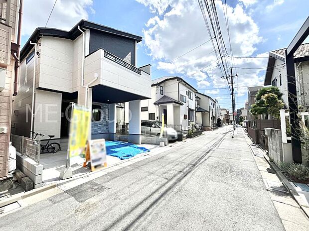 【前面道路含む現地写真】前面道路はきちんと整備されています