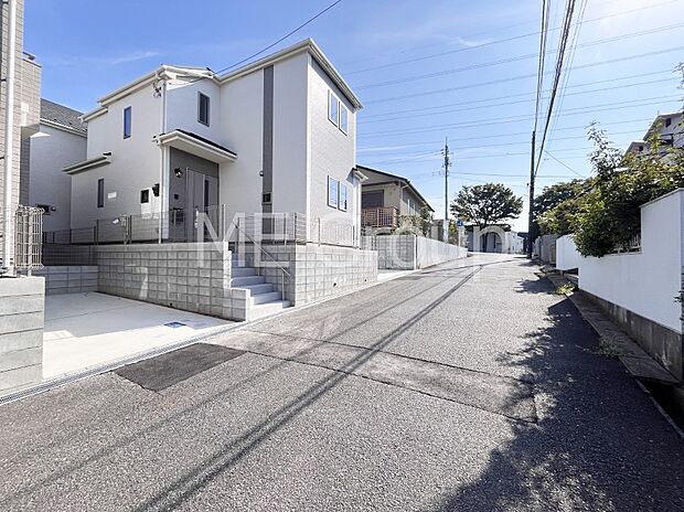 【前面道路含む現地写真】ここから始まる新生活を応援いたします    