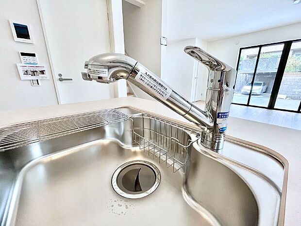 【浄水器】いつでも清潔なおいしいお水を。一つの水栓で水道水と浄水を使い分け。