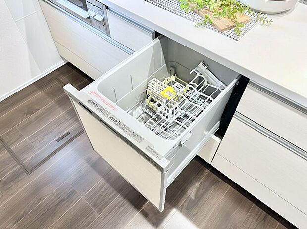 【食洗機】面倒なお片づけは食洗機にお任せ！家事の負担が減って、時間にも気持ちにもゆとりができます。