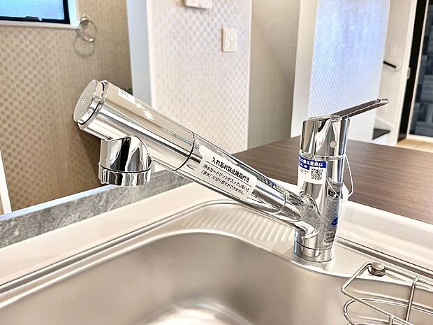 【浄水器】いつでも清潔なおいしいお水を。一つの水栓で水道水と浄水を使い分け。