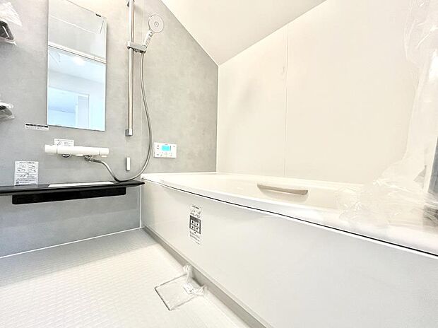 【浴室】落ち着いた雰囲気でゆっくりお寛ぎいただけるバスルーム