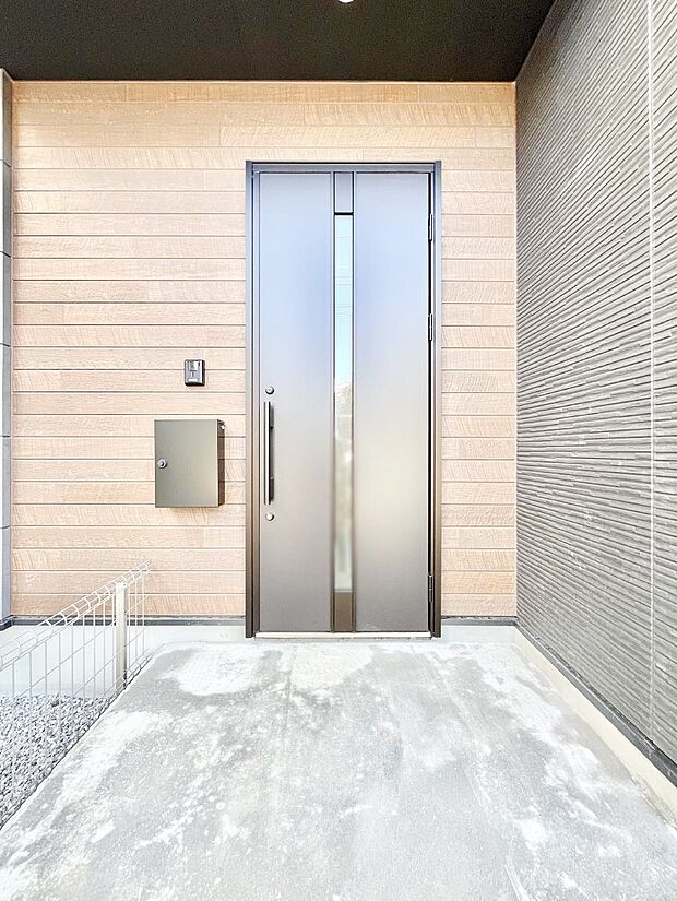 【玄関】シンプルで落ち着いた雰囲気の玄関周り