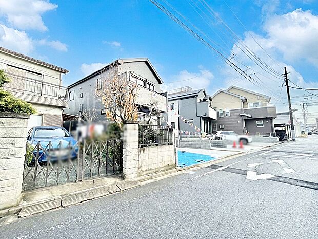 【前面道路含む現地写真】前面道路はきちんと整備されています