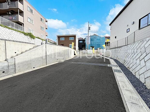 【前面道路含む現地写真】ここから始まる新生活を応援いたします