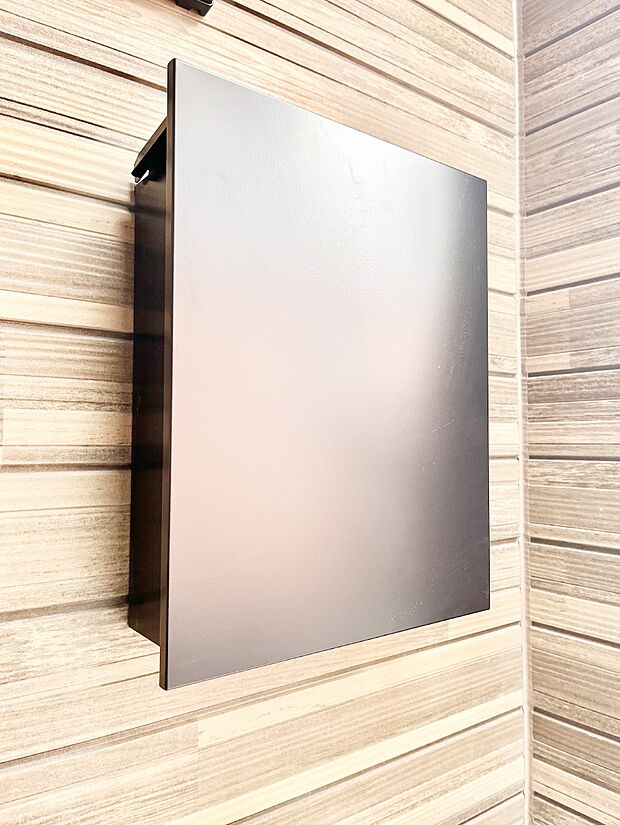 【その他現地】シンプルなデザインのポスト