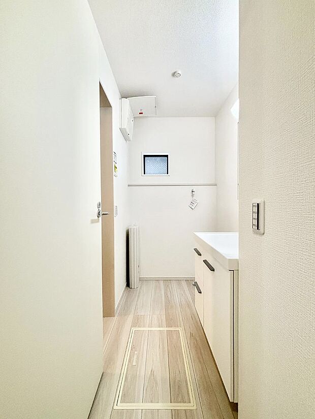 【脱衣場】身支度もスムーズにおこなえる脱衣場         