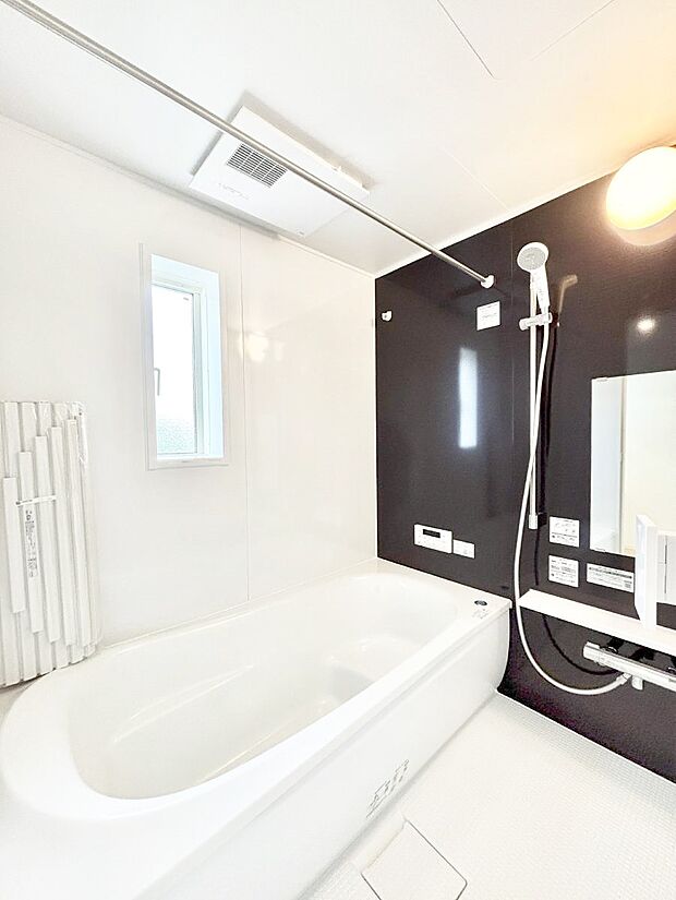 【浴室】落ち着いた雰囲気でゆっくりお寛ぎいただけるバスルーム