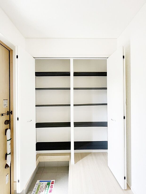 【収納】収納力ある下駄箱の活用で玄関廻りはいつでもスッキリ