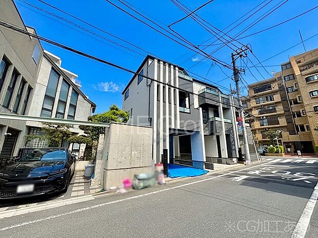 【前面道路含む現地写真】前面道路はきちんと整備されています  