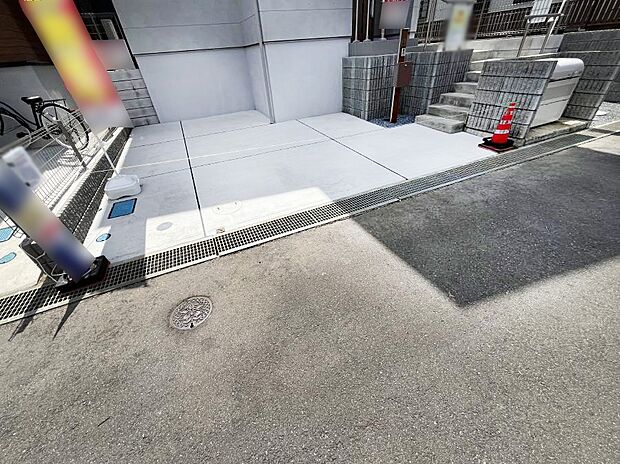 【駐車場】駐車2台可能！急なお客様の駐車に。また、ご家族の自転車スペースとしても大活躍。